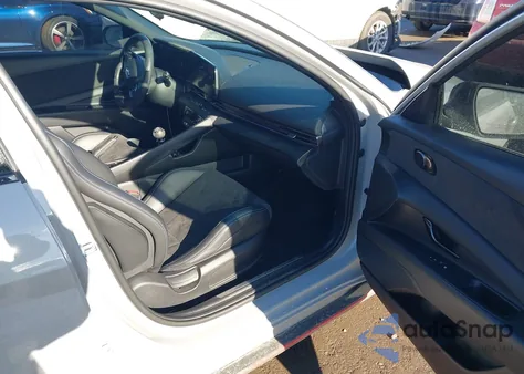 2023 Hyundai Elantra N z USA, uszkodzony, nr VIN KMHLW4AK1PU015981